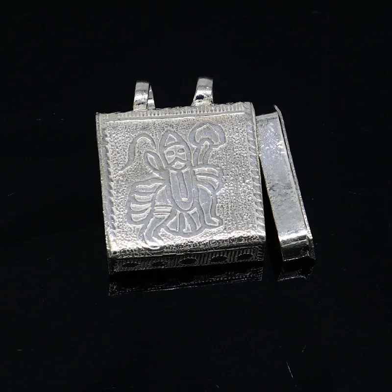 925 sterling silver handmade gorgeous Square shape handmade lord hanuman box amulet pendant, mantra box, silver tabiz  for protection ssp662