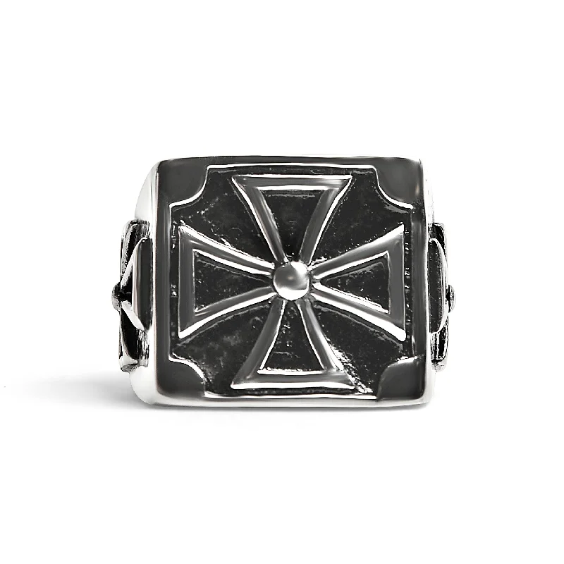 Stainless Steel Large Maltese Cross Signet Ring / SCR4014